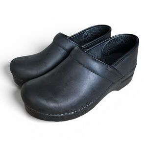 Dansko Professional Black Leather Clogs Nursing Work Shoes EU 38 (US 7.5-8)